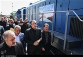 محمد اسلامی وزیر راه و شهرسازی در مراسم بهره‌برداری از 213 دستگاه ناوگان ریلی جدید ساخت داخل