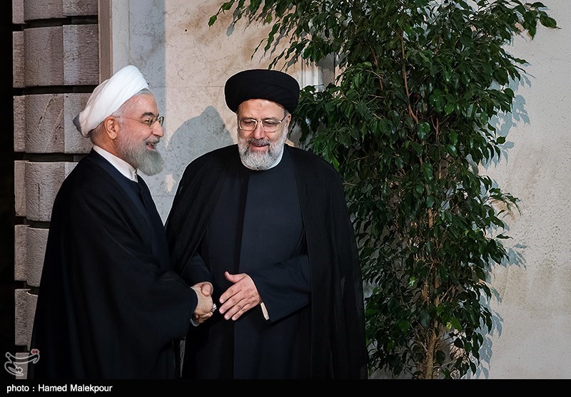 استقبال حجت‌الاسلام سیدابراهیم رئیسی رئیس قوه قضاییه از حجت‌الاسلام حسن روحانی رئیس جمهور
