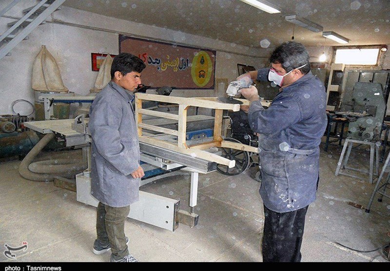 مهارت‌آموزی دانش‌آموزان با نیازهای ویژه کردستان به‌روایت تصویر