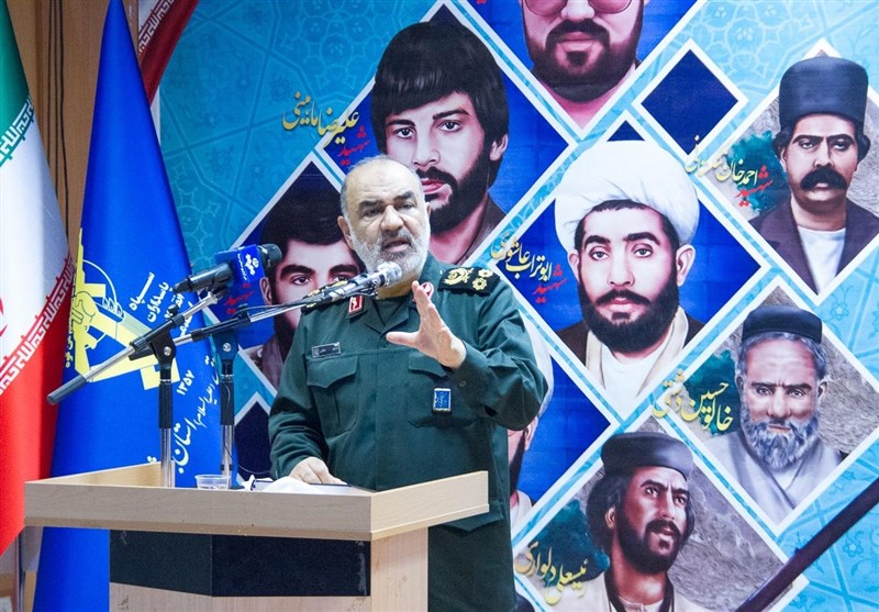 فرمانده کل سپاه در بوشهر: ایران قتلگاه تحریم اقتصادی دشمن شده است/ همه آرزوی رئیس جمهور آمریکا چند دقیقه مذاکره با یک مقام ایرانی است