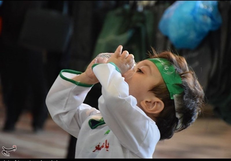 لالایی بغض آلود مادران همدانی در همایش شیرخوارگان حسینی+تصاویر