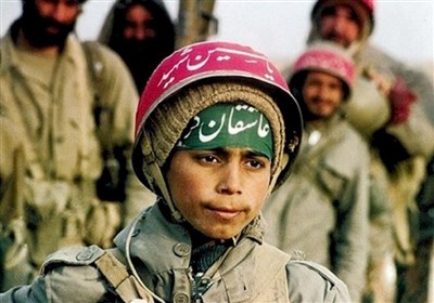 8 سال از خودگذشتگی جوانان در دفاعی مقدس / ماجرای حضور دانشآموزان در جبهههای جنگ + فیلم