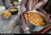 70 هزار پرس غذا توسط ستاد عتبات آذربایجان‌غربی در مناطق زلزله‌زده خوی توزیع شد
