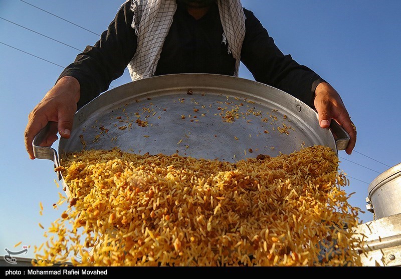 300 هزار پرس غذای گرم به‌جای برپایی سفره‌های افطاری برای مددجویان خوزستان تهیه شد