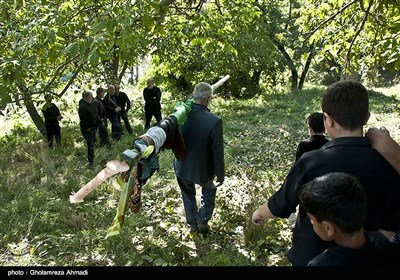 علم گردانی در روستای کِنِت بهشهر