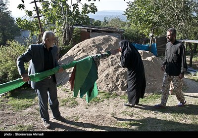 علم گردانی در روستای کِنِت بهشهر