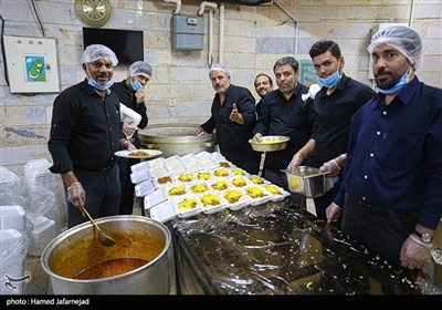آشپزخانه مسجد محمدی و خادمان حسینی