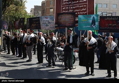 دسته عزاداری ماه محرم و حضرت اباعبدالله الحسین(ع) در تاسوعای حسینی مسجد محمدی خیابان پیروزی - شهیدان افراسیابی با شعار حجاب و عفاف