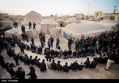  از حدود ۱۲۰ الی ۱۳۰ سال قبل سادات و بزرگان قورتان با توجه به شناخت و علمی که از اهل بیت خصوصاً امام حسین (ع) داشتند این نحوه از عزاداری را بنا نهادند.