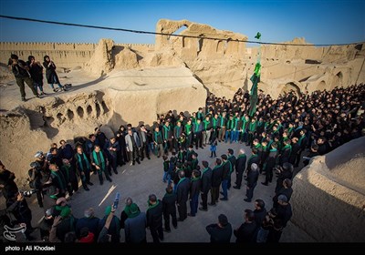  از حدود ۱۲۰ الی ۱۳۰ سال قبل سادات و بزرگان قورتان با توجه به شناخت و علمی که از اهل بیت خصوصاً امام حسین (ع) داشتند این نحوه از عزاداری را بنا نهادند.