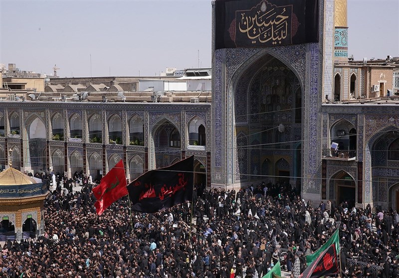 نماز ظهر عاشورا در بارگاه منور رضوی برگزار شد