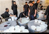 پذیرایی مردم آذربایجان شرقی از عاشقان اباعبدالله(ع)؛ انواع غذاهای گرم طبخ شد
