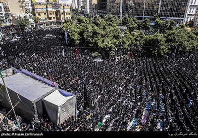 عزاداری ظهر عاشورا در میدان شهید طهرانی مقدم