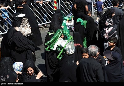 Iranians Observe Ashura Mourning Ceremony in Mashhad