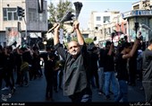دسته ی عزاداری ظهر عاشورا در محله پیروزی