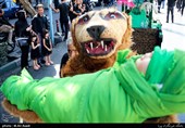دسته ی عزاداری ظهر عاشورا در محله پیروزی