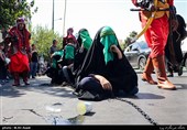 دسته ی عزاداری ظهر عاشورا در محله پیروزی