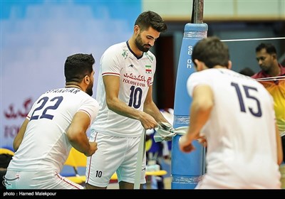 امیر غفور بازیکن تیم ملی والیبال در دیدار تیم‌های والیبال ایران و سریلانکا - مسابقات قهرمانی آسیا