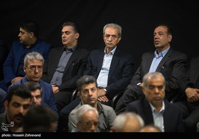 غلامحسین شافعی مجدد رئیس اتاق بازرگانی ایران در مراسم تشییع اسدالله عسگراولادی