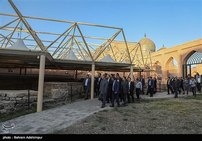 بازدید سیدعباس صالحی، وزیر فرهنگ و ارشاد اسلامی از آرامگاه شیخ صفی‌الدین اردبیلی 