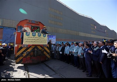 رضا رحمانی وزیر صنعت، معدن و تجارت در مراسم تحویل نخستین محموله ریل قطارهای پرسرعت 