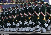 رژه نیروهای مسلح در استان مرکزی برگزار شد