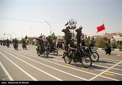 مراسم رژه نیروهای مسلح استان در نخستین روز هفته دفاع مقدس در قم 