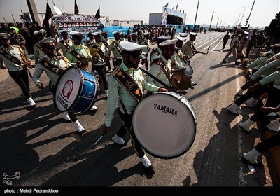 مراسم رژه نیروهای مسلح استان در نخستین روز هفته دفاع مقدس در اهواز 