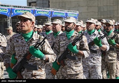 مراسم رژه نیروهای مسلح استان در نخستین روز هفته دفاع مقدس در ارومیه