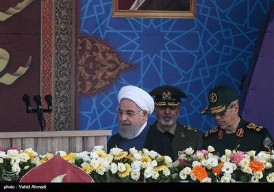  حضور حجت الاسلام حسن روحانی رئیس‌جمهور درمراسم رژه نیروهای مسلح در تهران 