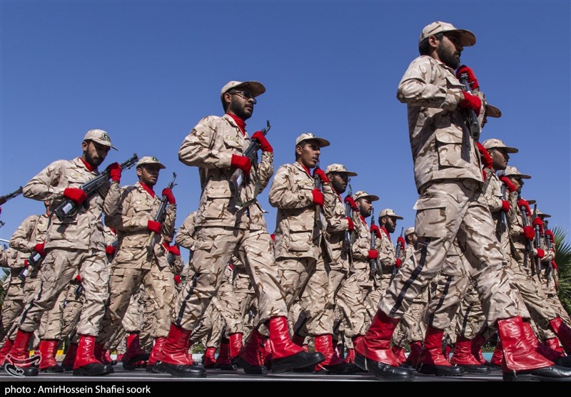 رژه باشکوه و افتخارآفرین نیروهای مسلح در استان یزد به روایت تصویر