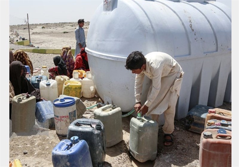 سیستان و بلوچستان ناپایدارترین استان ایران در دسترسی به آب؛ هزاران نفر معطل لوله و شبکه+فیلم