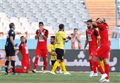 زادمهر: بازیکنان پرسپولیس باید برای بحث نکردن با داور آموزش ببینند/ پرسپولیس هنوز در کورس قهرمانی است