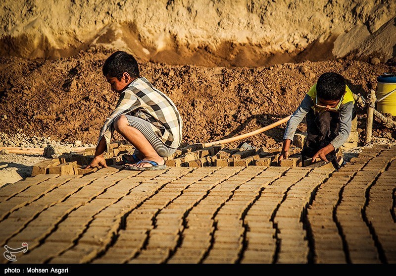 گزارش| کودکان کار؛ نان‌آوران کوچکی که تنها در خیابان‌ها نیستند