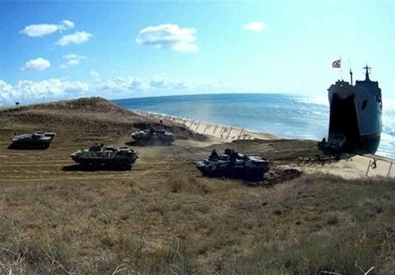 رزمایش بزرگ تفنگداران دریایی روسیه در سواحل کِریمه + فیلم