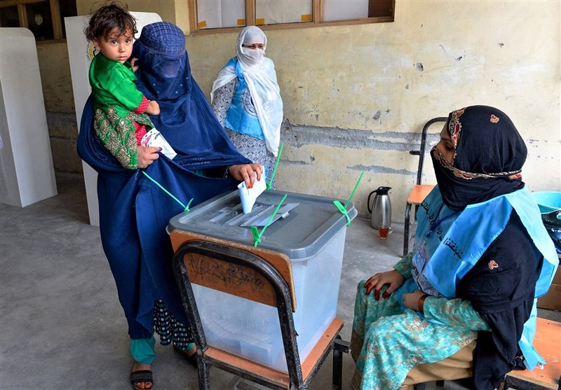 یک روز پس از انتخابات افغانستان و آمارهای متفاوت مسدودی مراکز اخذ رای