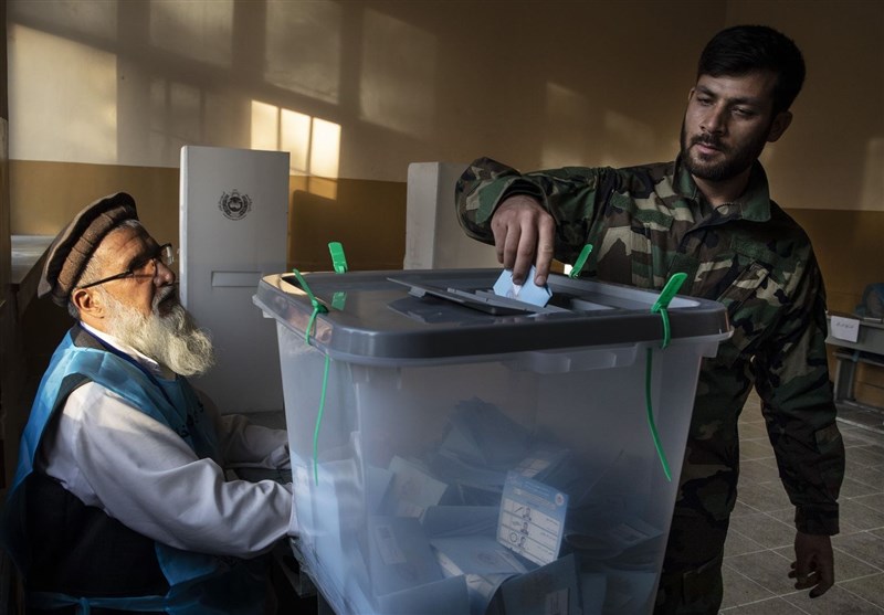 نامزدان مدعی پیروزی: انتخابات ریاست جمهوری افغانستان به دور دوم نمی‌رود
