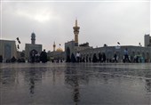‌نخستین بارش زیبای باران الهی در حرم امام رضا (ع)