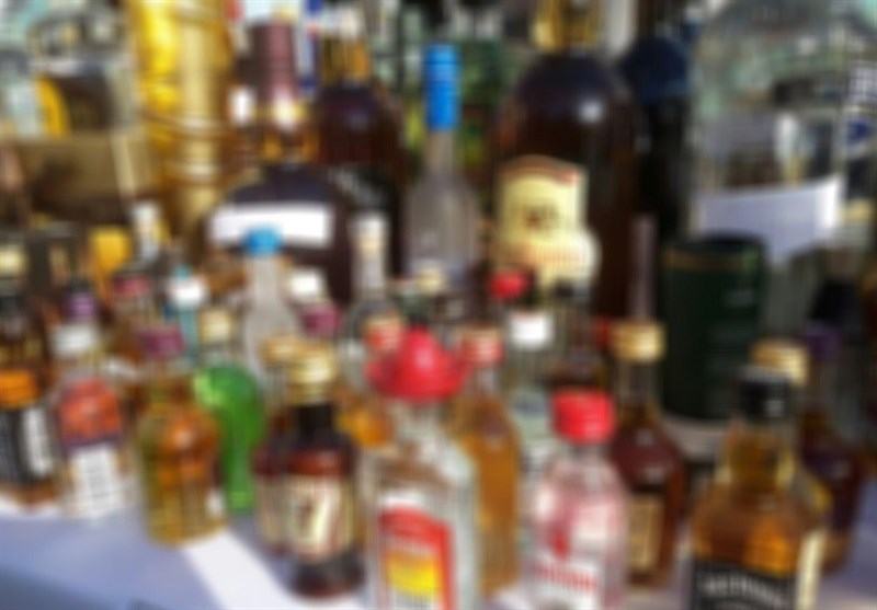سرو مشروبات الکلی در کافه‌‌ای در بهارستان/ 3 نفر دستگیر شدند