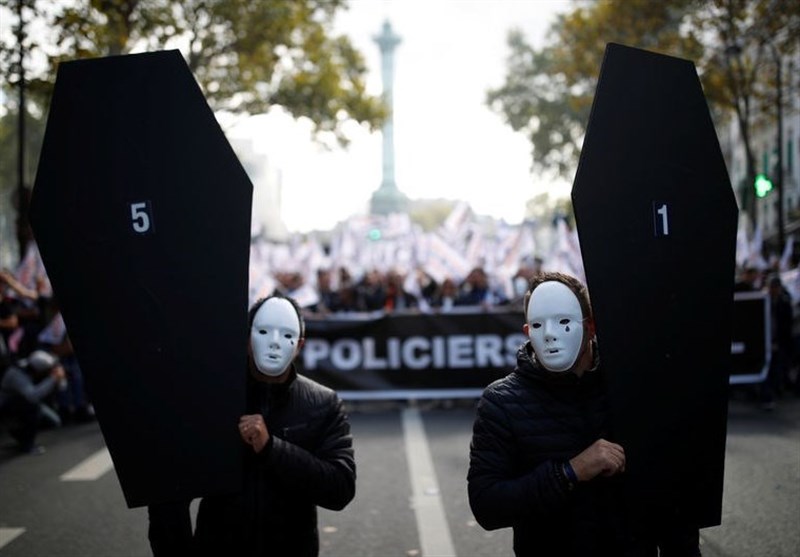 تظاهرات پلیس فرانسه در اعتراض به وضعیت نامناسب شغلی