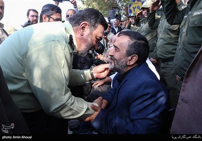 سردار حسین اشتری فرمانده نیروی انتظامی در حاشیه مراسم غبارروبی با جانبازان ناجا دیدار کرد