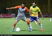 دیدار تیم‌های فوتبال صنعت نفت و سایپا - آبادان