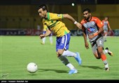 دیدار تیم‌های فوتبال صنعت نفت و سایپا - آبادان