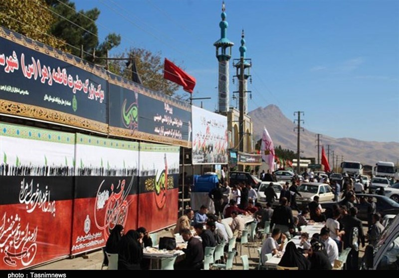 اخبار اربعین 98| برکات فراوان یک موقوفه در ملایر؛ اطعام چند‌ هزار زائر ایرانی و غیر‌ایرانی اربعین
