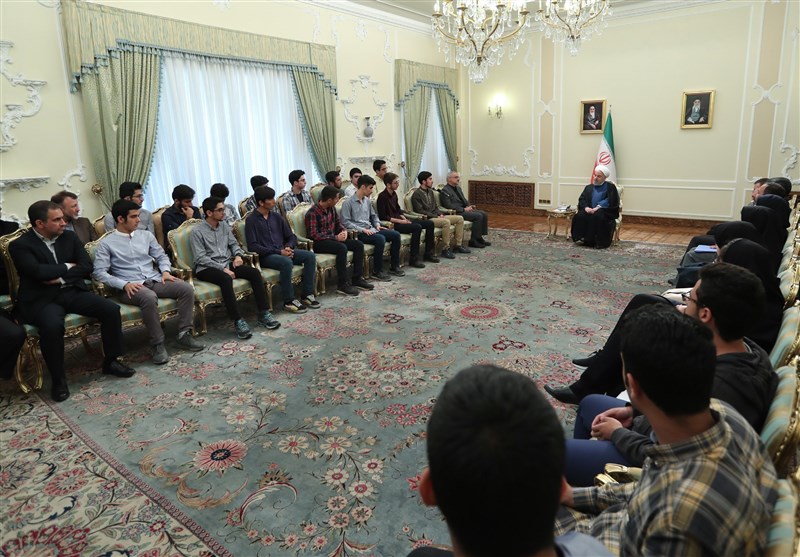 روحانی: تلاش دولت بهره‌گیری درست و مناسب از نخبگان است