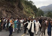 ممانعت پاکستان از نزدیک شدن معترضین خشمگین به مرزهای هند
