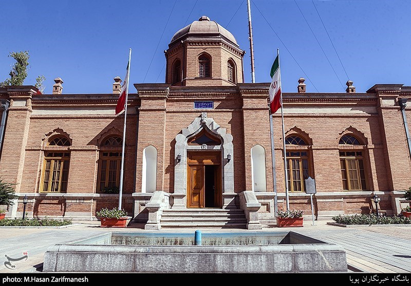 مختصات جالب &quot;عمارت تاریخی کلاه فرنگی&quot; در قلب تهران + تصاویر