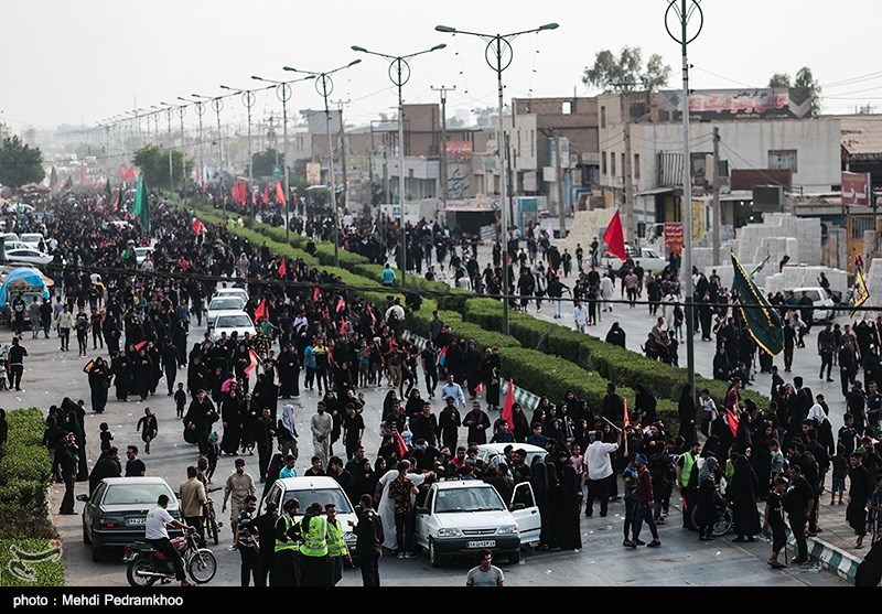 Large Caravan of Arbaeen Pilgrims Leave Iran for Iraq