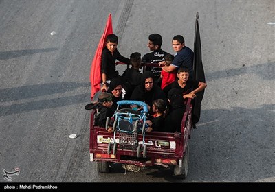 Large Caravan of Arbaeen Pilgrims Leave Iran for Iraq