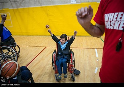 حضور کودکان استثنایی در تمرین تیم ملی بسکتبال با ویلچر